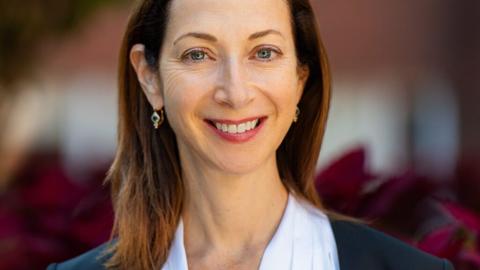 Elaine Buckberg headshot