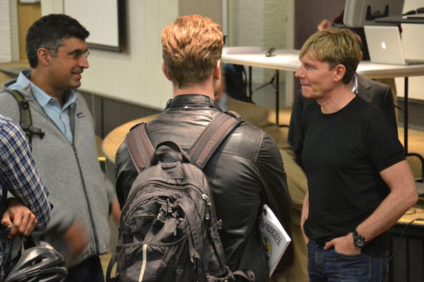 Bjorn Lomborg chats with students